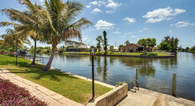 Коттедж Dock & Outdoor Oasis: Waterfront Cape Coral Home