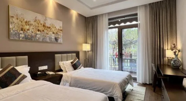 Двухместный номер Standard Fragrant Hills Holiday Business Hotel