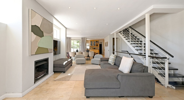 5 Bed House Pool Fresnaye Sea Point