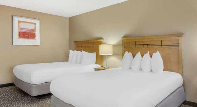 Четырёхместный люкс Best Western Aladdin Inn