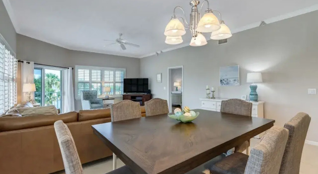 Stunning 3BR Condo w/ Wraparound Porch Ocean Park