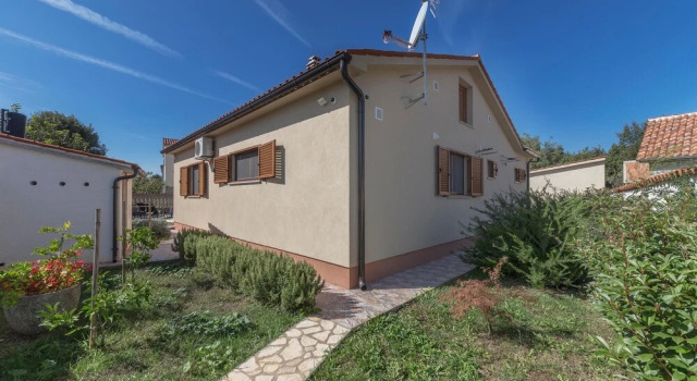 Two-Bedroom Holiday Home In Betiga, Забронировать Отель Отели Rovinj Riviera с бассейном, Бассейн