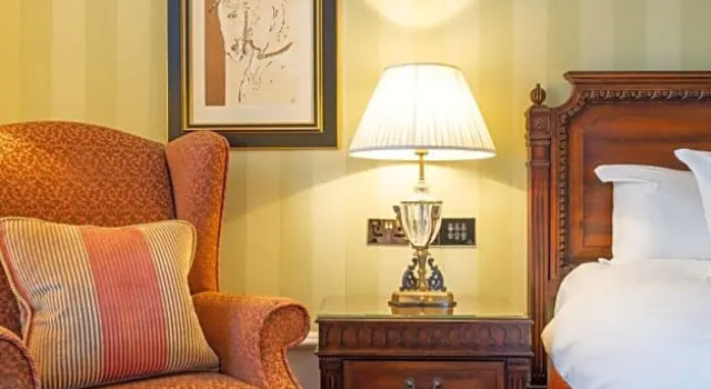 Шестиместный номер Superior Powerscourt Hotel, Autograph Collection