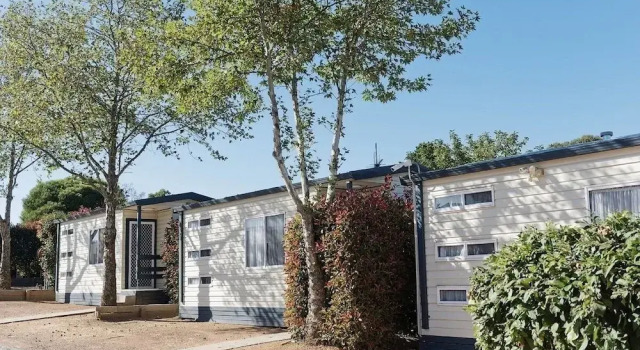 Шестиместный номер Standard c 1 комнатой Crestview Tourist Park