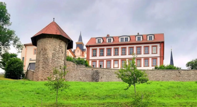 Schloss Geisa, Book Hotel Hoteller i Geisa med parkering, Parkering