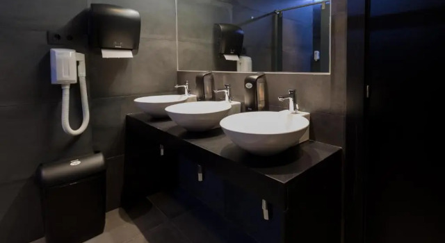 Кровать в общем номере (женский номер) Airhostel Barcelona Airport 24h