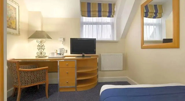 Одноместный номер Standard Ramada by Wyndham Crawley Gatwick