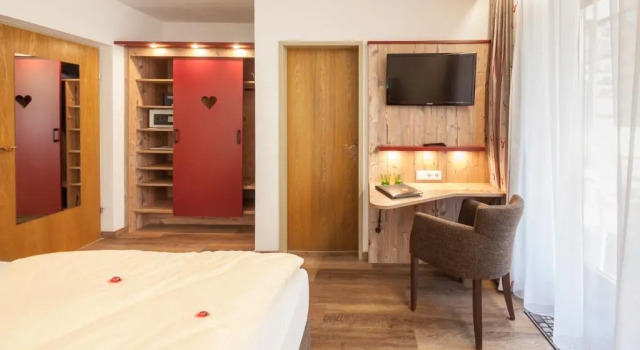 Двухместный номер Standard с балконом Raffls Hotel
