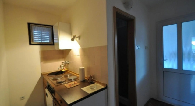 Apartment Vrbnik 1, Prenota Appartamento Hotel a Isole Quarnerine con parcheggio, Parcheggio