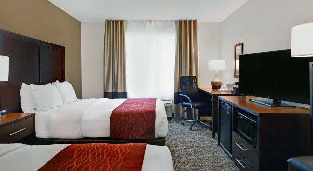 Четырёхместный номер Standard Comfort Inn & Suites Wilton