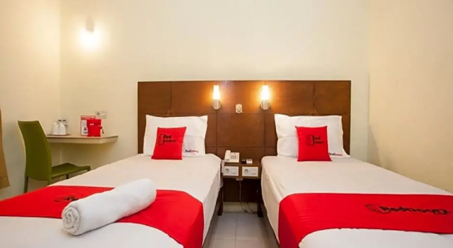 Habitación doble Estándar RedDoorz near Marvel City Mall