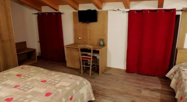 Agritur Abete Rosso, Забронировать Отель Тон Val di Non