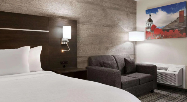 Двухместный номер Standard Days Inn by Wyndham Kingston
