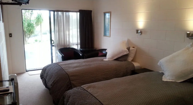 Doubtless Bay Lodge, Book Hotel Coopers Beach Far North