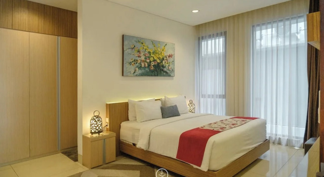 Tulip Hill View Villa 6 Bedrooms With a Private Heated Swimming Pool and a Movie Room, Book Villa Hotels in Cimenyan with a Pool, Swimming Pool