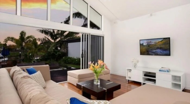 The Boat House - Luxury Holiday House