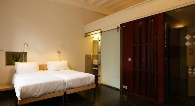 Двухместный номер Deluxe Kruisherenhotel Maastricht - Oostwegel Collection, member of Design Hotels