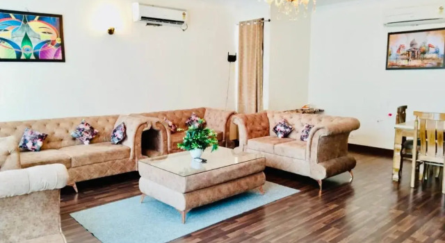 2bhk Fortune Home,E28 2a Saket Near Max Hospital,Pvr, Забронировать Отель Отели Нью-Дели с парковкой, Парковка
