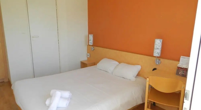 Трёхместный номер Standard The Originals Access, Hôtel Tulle