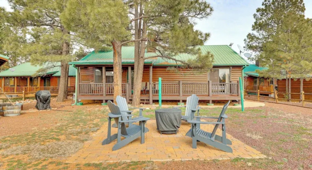 Коттедж Hike, Fish & Enjoy Pond On-site: Bison Ranch Cabin