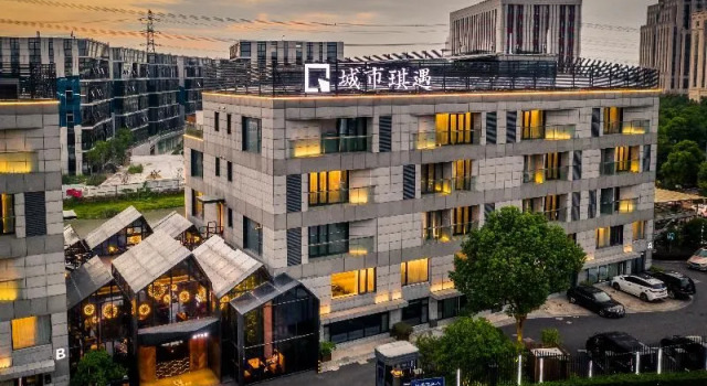 Rezen Retreat City Qiyu, Varaa Hotelli Zhoupu Shanghai