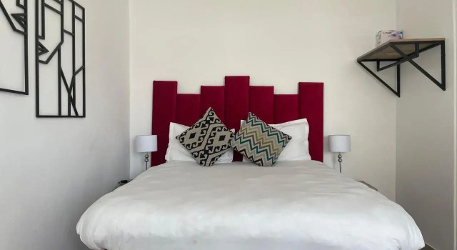 15 On Burns Guesthouse