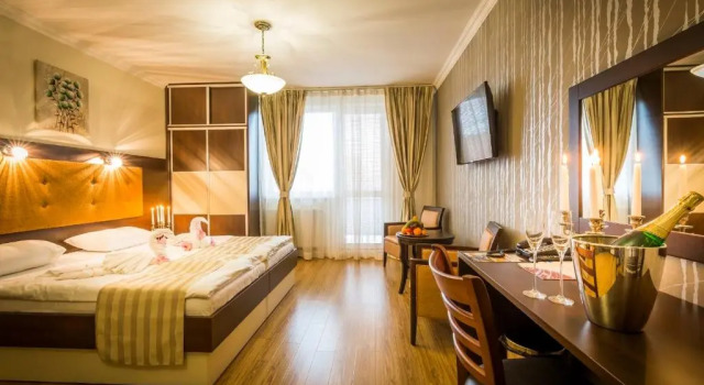 Deluxe Dvoulůžkový s manželskou postelí pokoj Hotel Sun
