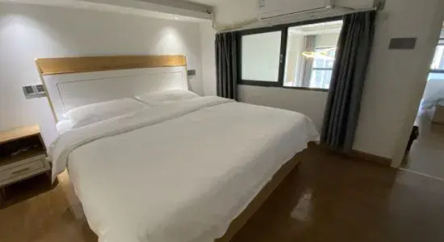 Люкс Deluxe с 3 комнатами Kaiping Haojie Bieyuan Apartment