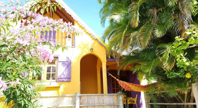 Maison de 2 chambres avec vue sur la mer jardin clos et wifi a Capesterre Belle Eau a 3 km de la plage, Забронировать Отель Отели Бас-Тер 4 звезды, 4*