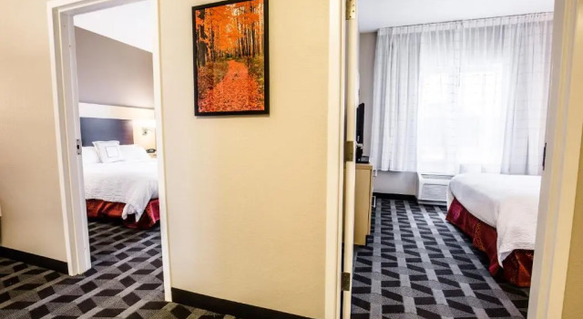 Семейный люкс с 2 комнатами TownePlace Suites by Marriott Gilford