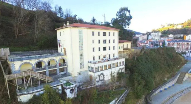 Arrigorri Ostatu Jatetxea, Rezerwuj Hotel Hotele w Baskonia z parkingiem, Parking