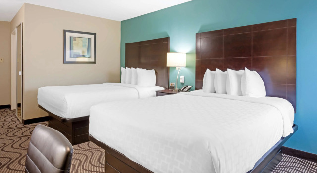 Четырёхместный номер Standard Best Western Plus Lonoke Hotel