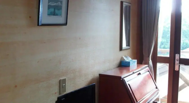 Log Bear, Prenota Hotel Chitose Douou
