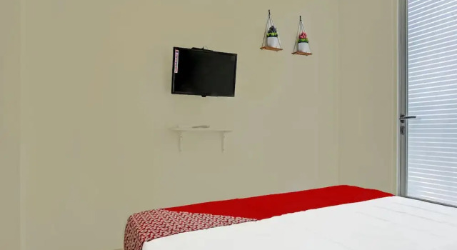 Apartemen Podomoro Golf View BY ID ROOM, Book Hotel Depok West Java