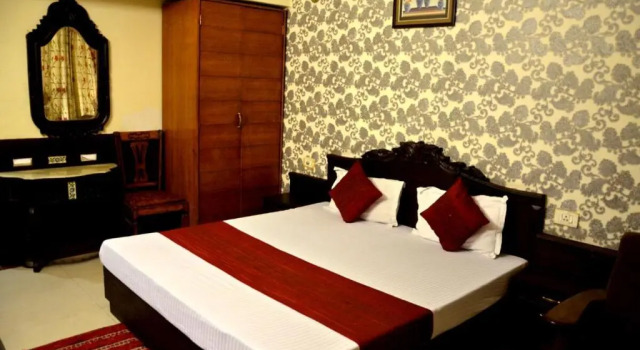 Номер Standard с балконом Hotel City Paradise