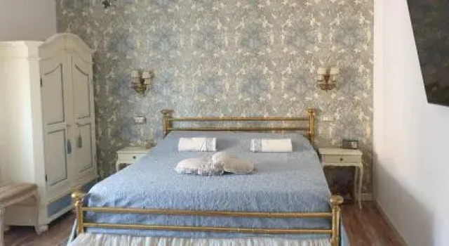 Romeo  Juliet Non-Hotel