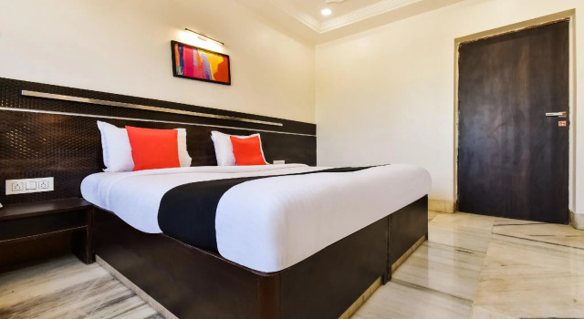 Collection O 37401 Hotel Shirdi Park Inn, Забронировать Отель Отели штата Махараштры 3 звезды, 3*