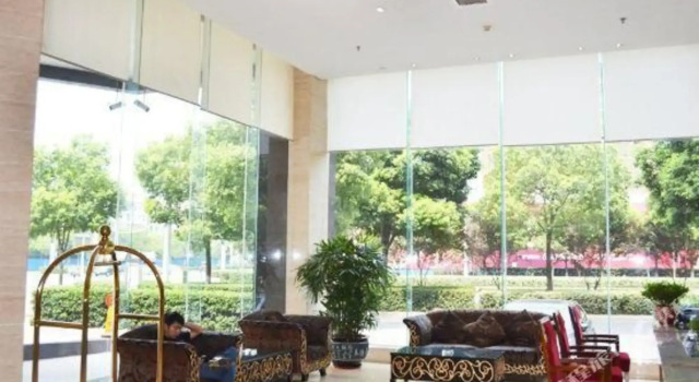 Jin-run International Hotel, Prenota Hotel Hotel a Jiangsu con parcheggio, Parcheggio