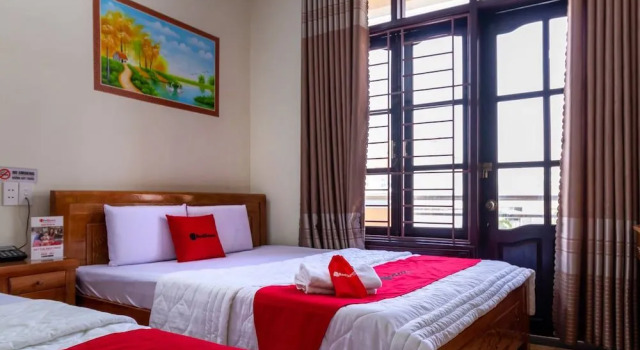 RedDoorz near Lotte Cinema Cong Hoa