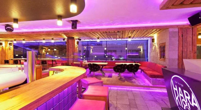 Harakiri Partyhouse, Забронировать Отель Отели Майрхофен с парковкой, Парковка