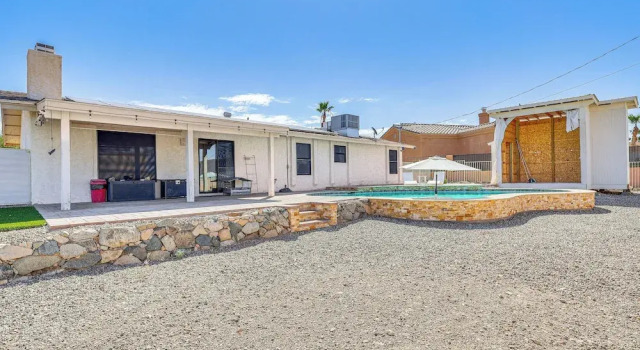 4 Mi to Beach & Boat Ramp: Lake Havasu City Abode!