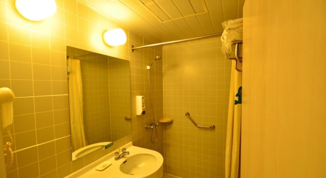 Jinjiang Inn (Chengdu Taikoo Li Dongfeng Bridge), Rezerwuj Hotel Hotele w Longquanyi z parkingiem, Parking