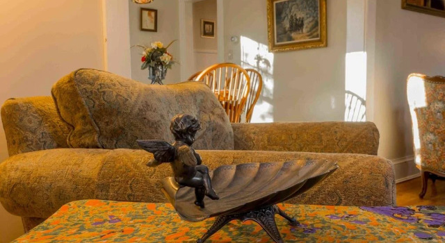 Enchanted Cottage on Glen - Entire House Rental, Buchen Sie Ferienhaus Elmira (und Umgebung) New York State