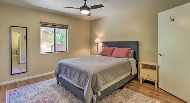Коттедж Patio, Fenced Yard: Pet-friendly Pinetop Cabin!
