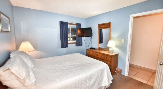 0105 Waters Edge Resort 1 Bedroom Condo by Redawning