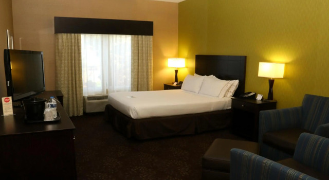 Holiday Inn Express Hotel & Suites Saginaw, Rezervați Hotel Saginaw Michigan