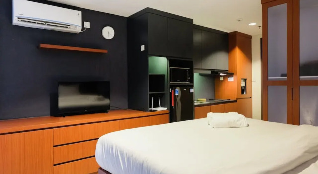 Brand New Studio at Bintaro Icon Apartment, Book Apartment Hotels in South Tangerang with a Pool, Swimming Pool