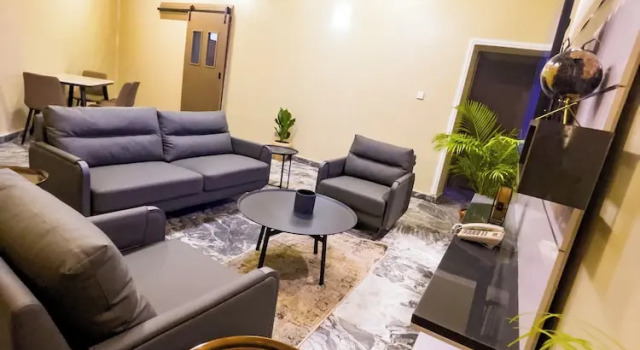 Апартаменты Executive 154 Apartments and Hotel