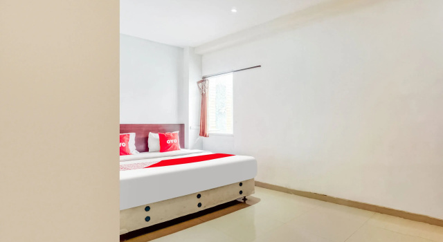 Двухместный номер Standard Hotel O Siwalankerto Near Surabaya Carnival