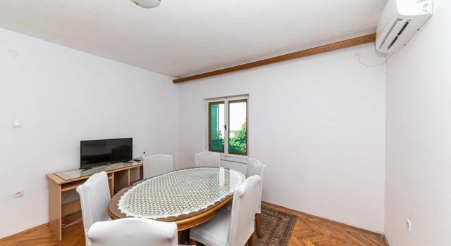 Beautiful Apartment in Trogir With Wifi and 2 Bedrooms